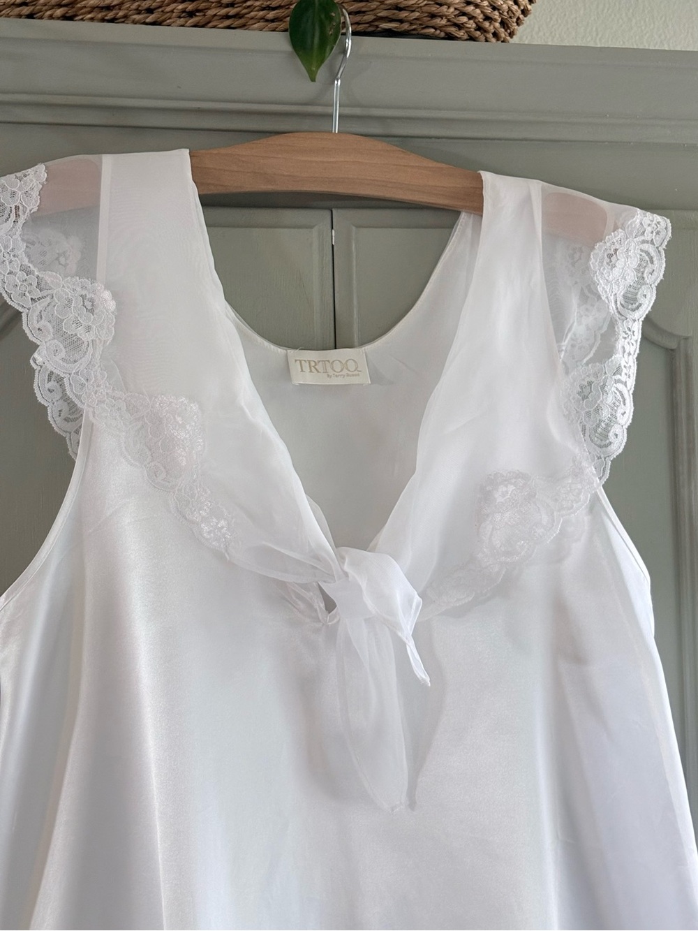 TRTOO Vintage White Satin Lace Chemise Nightgown | Bridal | See Measurements